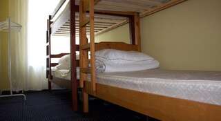 Гостиница Хостел DOORS Москва Спальное место на двухъярусной кровати в общем четырехместном номере для мужчин и женщин-2